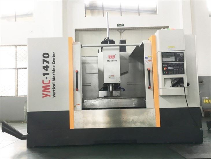 3 Linearni vodilni CNC strojni center